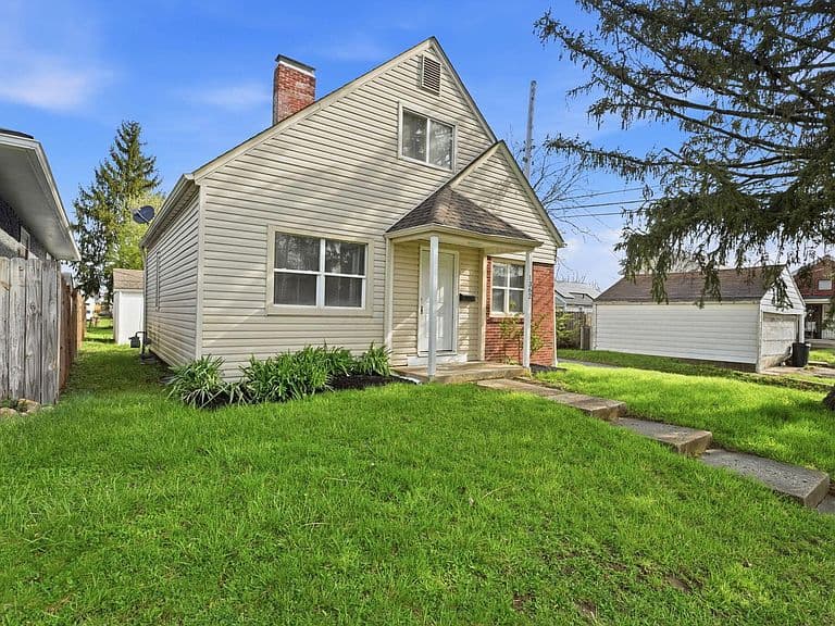 Listing photo 2