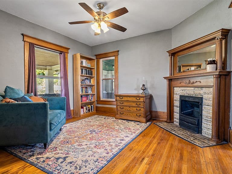 Listing photo 5