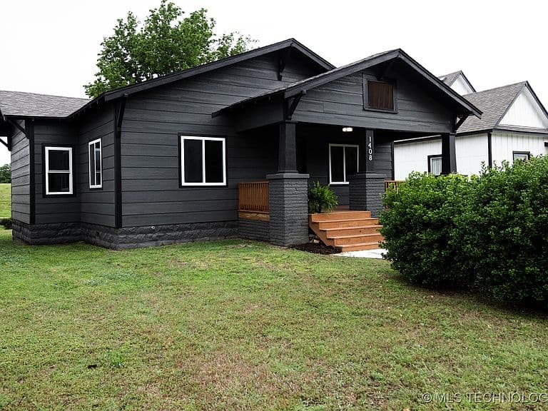 Listing photo 3