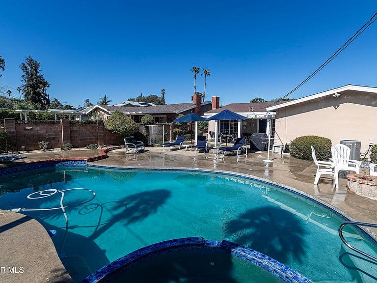 Listing photo 5