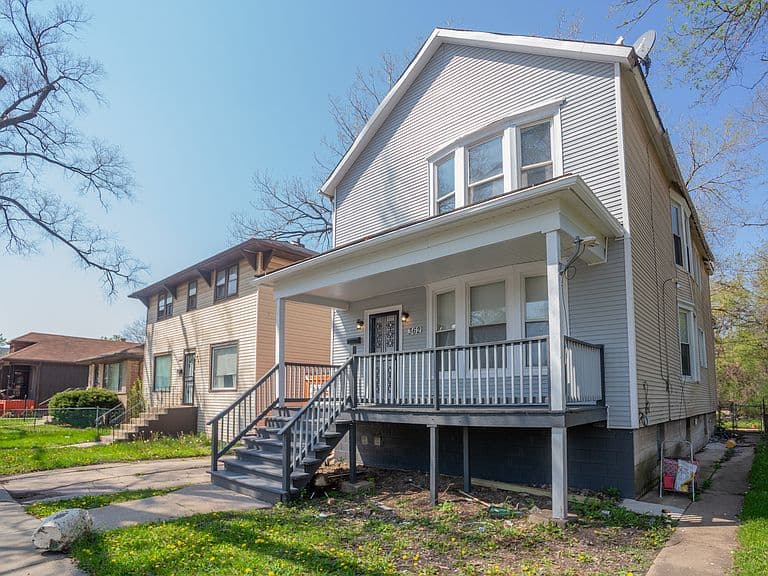 Listing photo 2