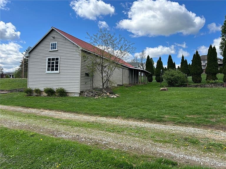 Listing photo 5