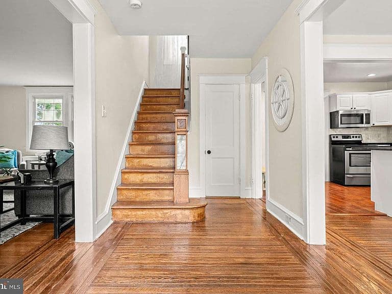Listing photo 5