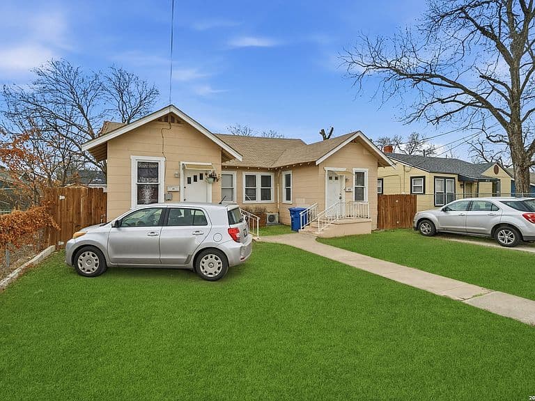 Listing photo 3
