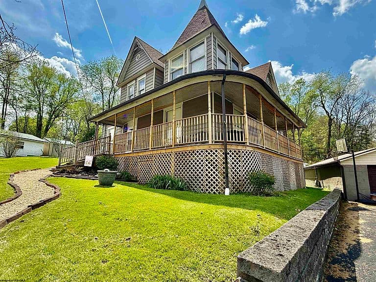Listing photo 4