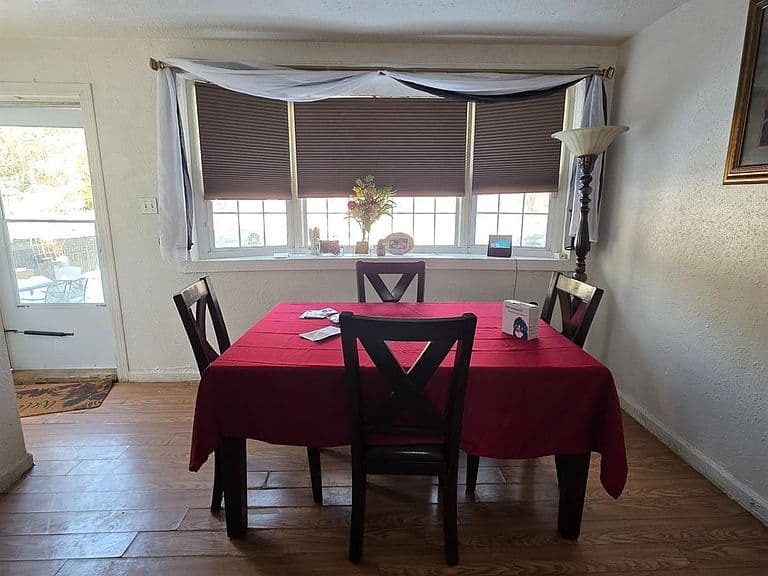 Listing photo 5