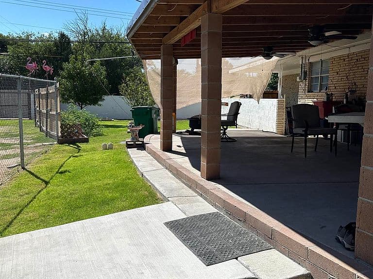 Listing photo 4