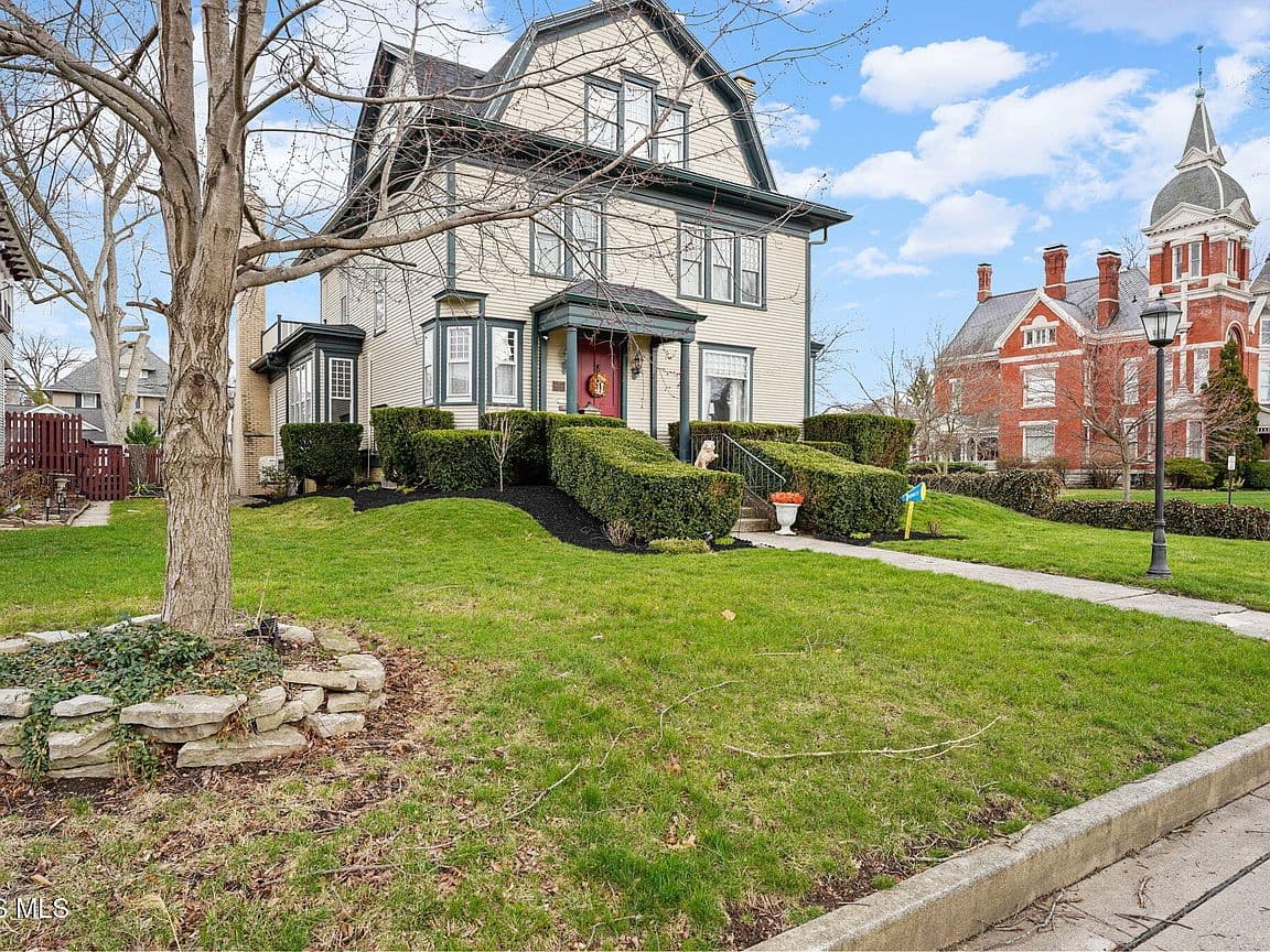 Primary listing photo