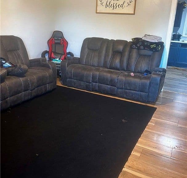 Listing photo 5