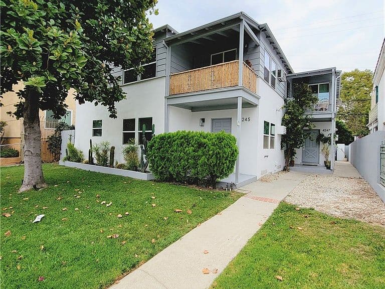 Listing photo 4