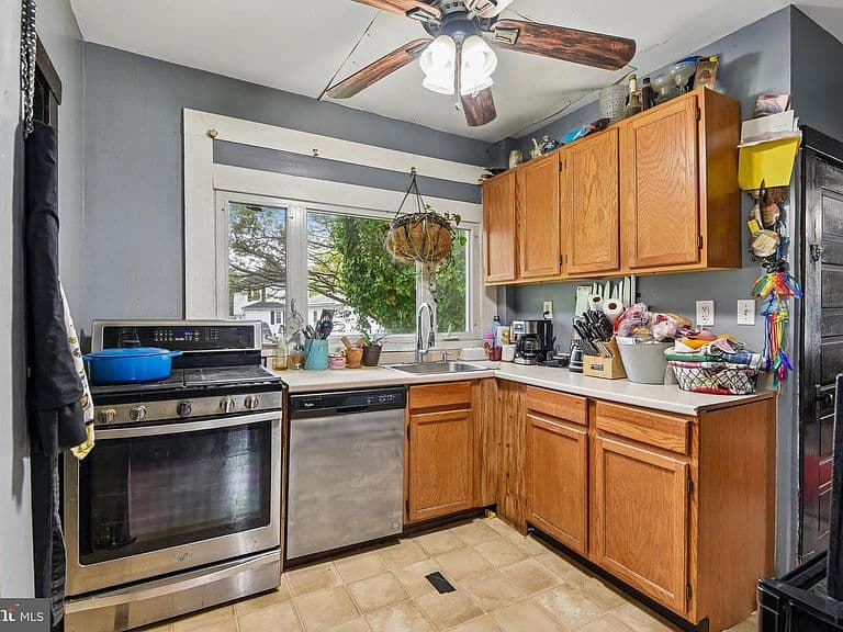 Listing photo 5