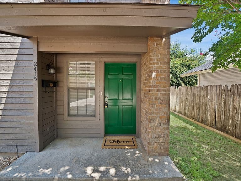 Listing photo 4