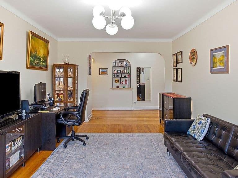 Listing photo 2