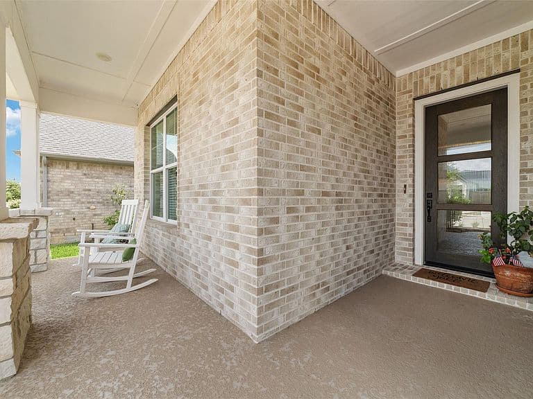 Listing photo 4