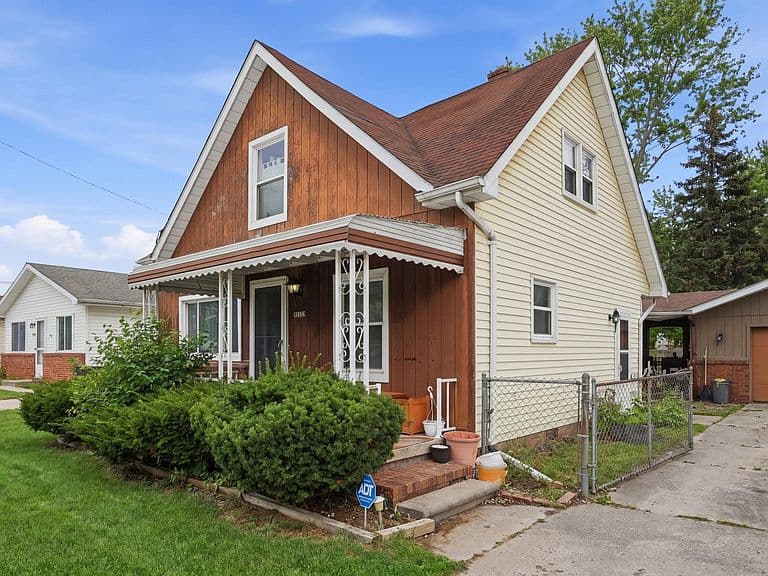 Listing photo 2