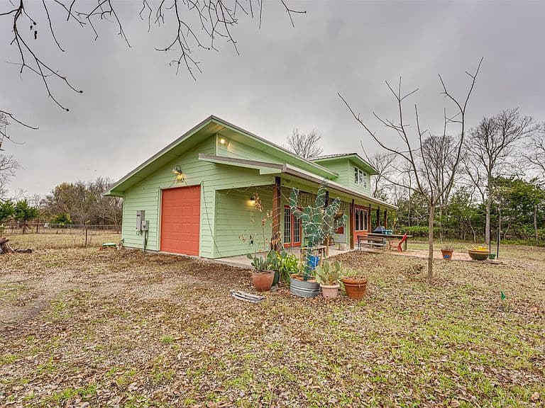 Listing photo 4