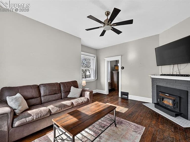 Listing photo 5