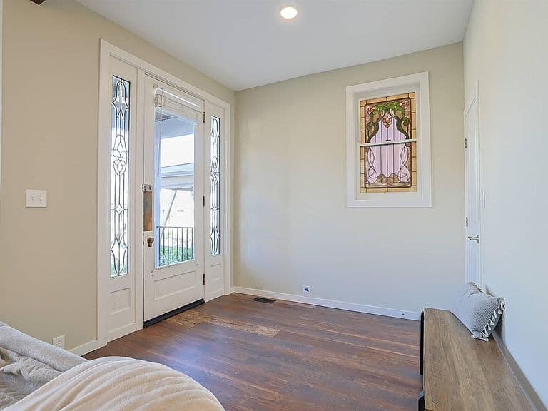 Listing photo 4
