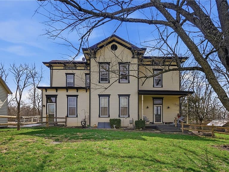 Listing photo 4