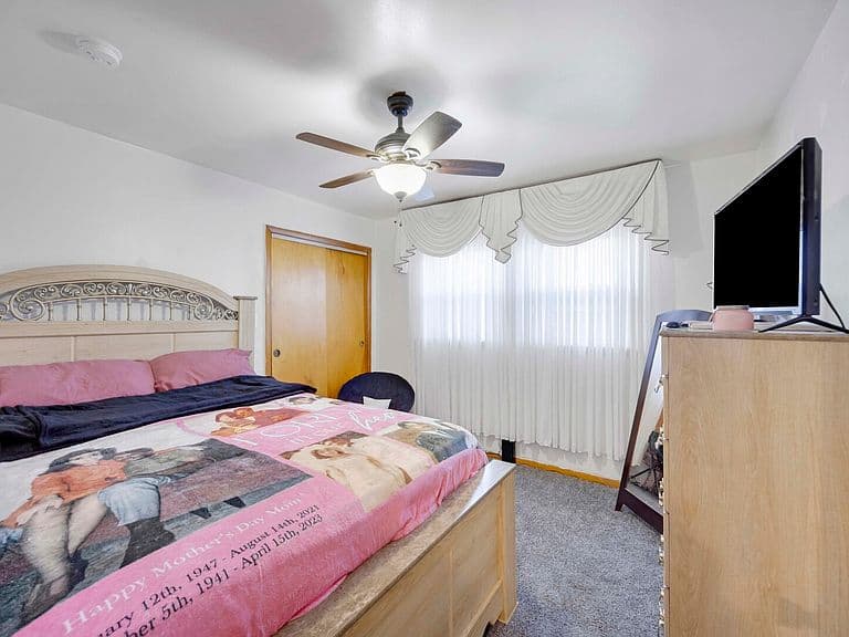 Listing photo 4