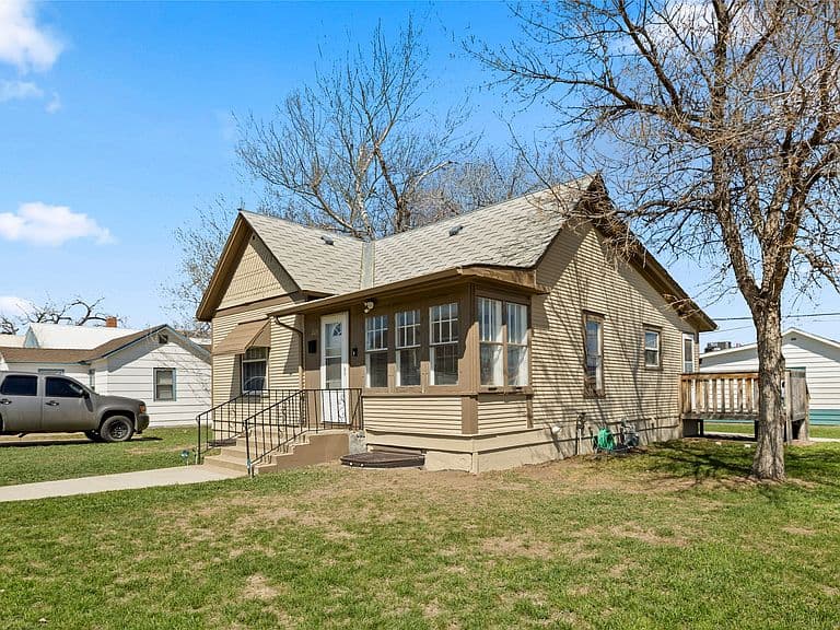 Listing photo 2