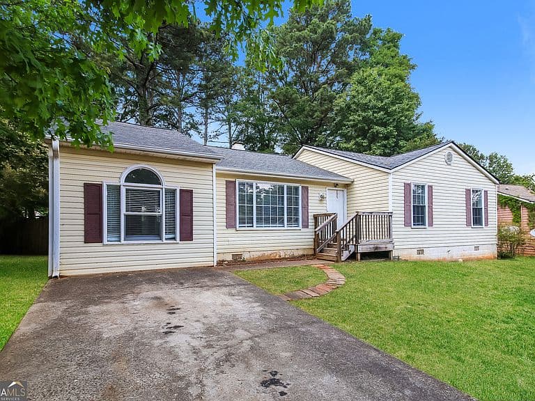 Listing photo 2