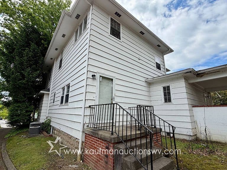 Listing photo 5