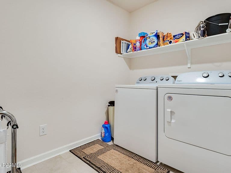 Listing photo 5