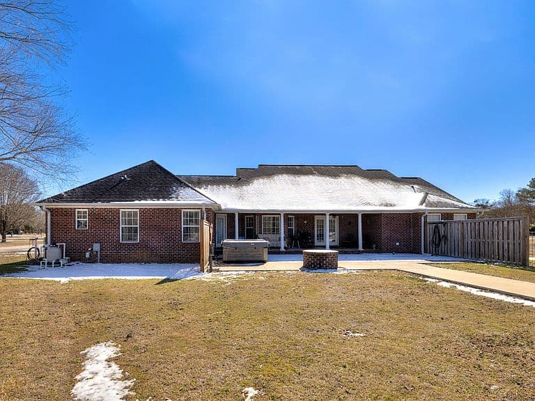 Listing photo 4