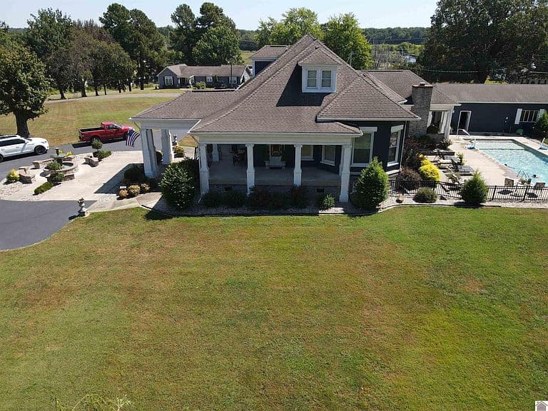Listing photo 5
