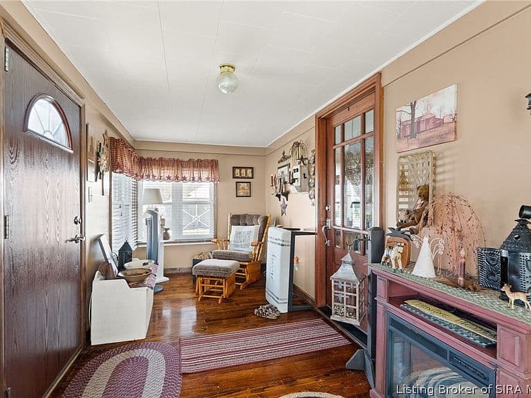 Listing photo 5