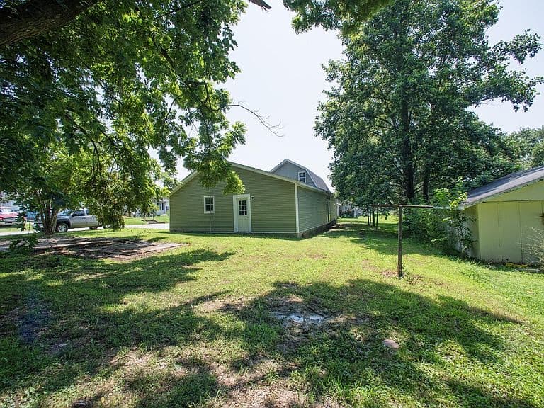 Listing photo 4