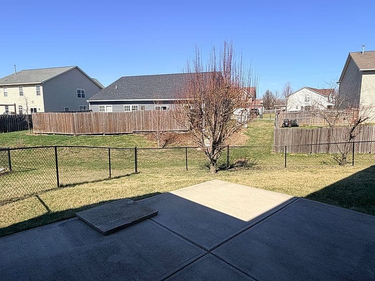 Listing photo 5