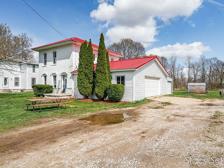 Listing photo 4