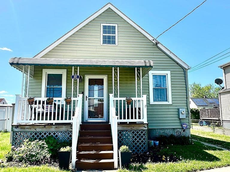 Listing photo 2