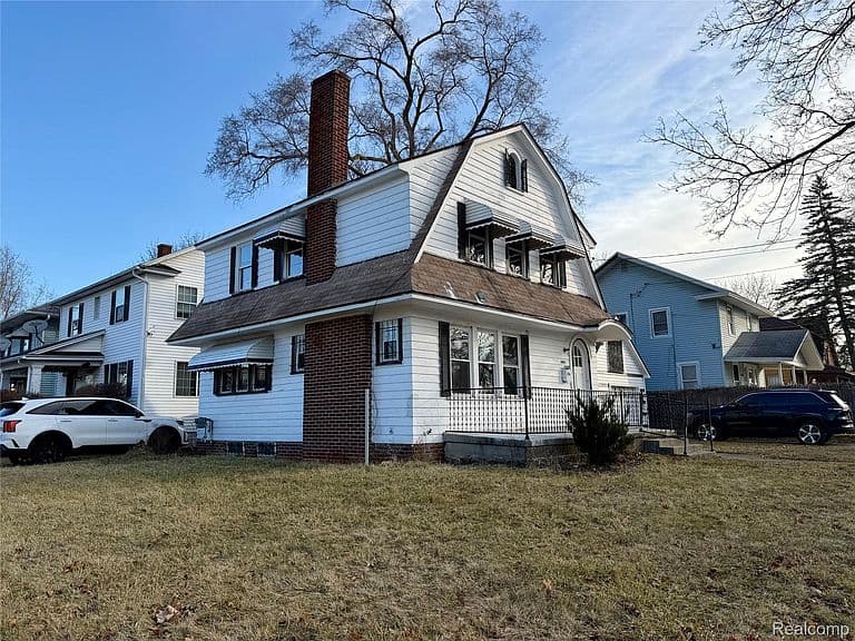 Listing photo 2
