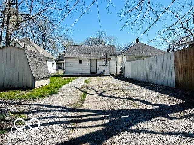 Listing photo 4