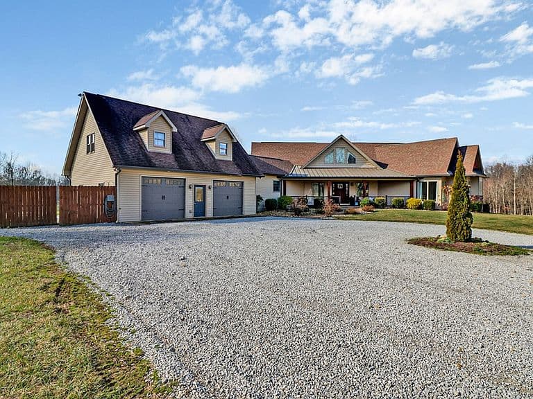 Listing photo 5