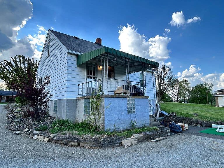 Listing photo 5