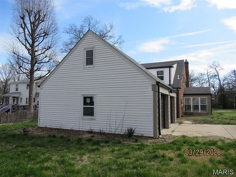 Listing photo 5