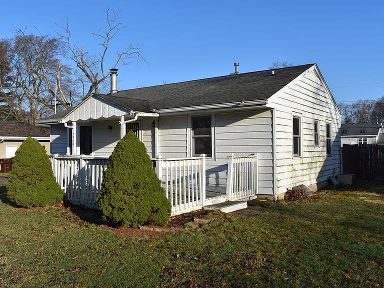 Listing photo 3