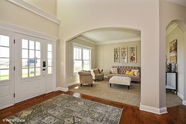 Listing photo 2
