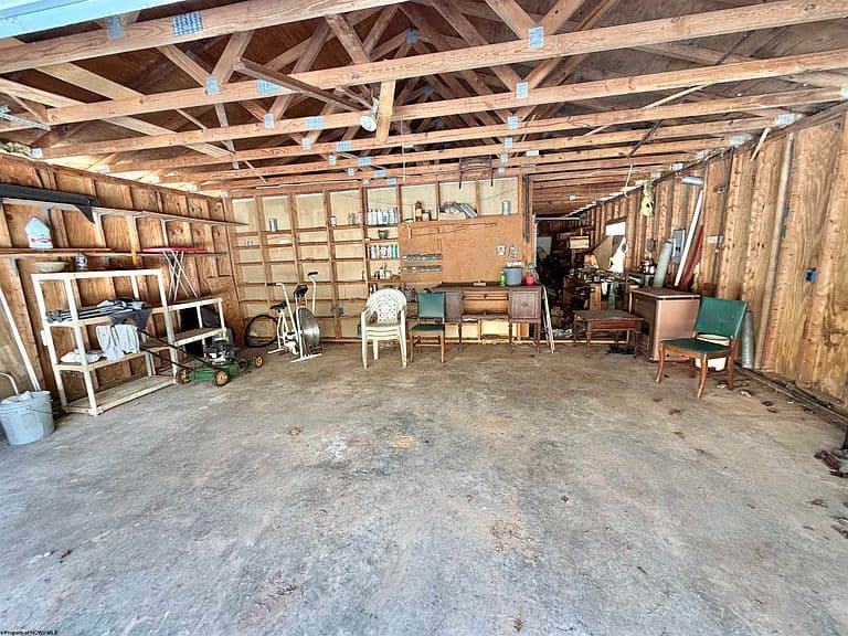 Listing photo 5