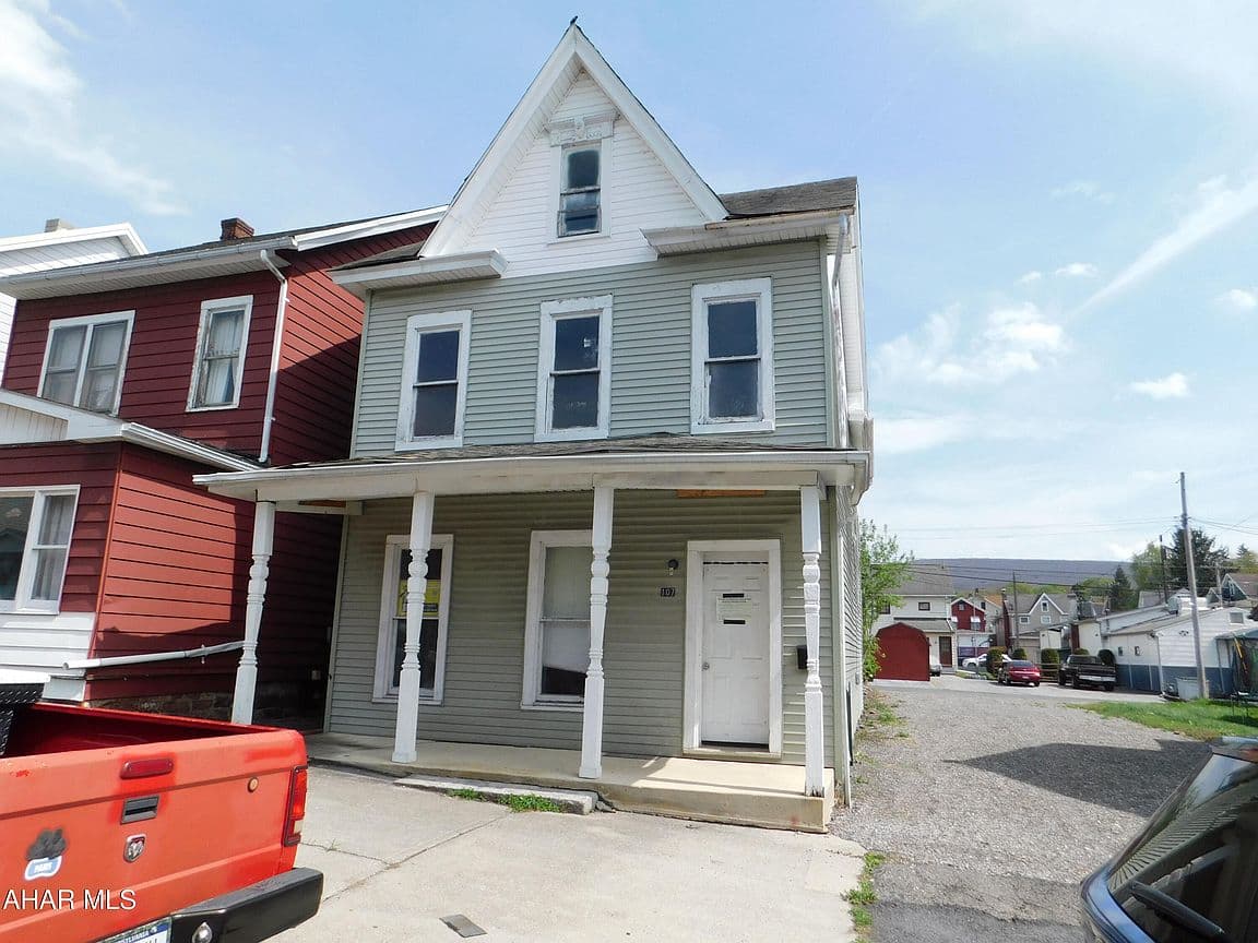 Primary listing photo