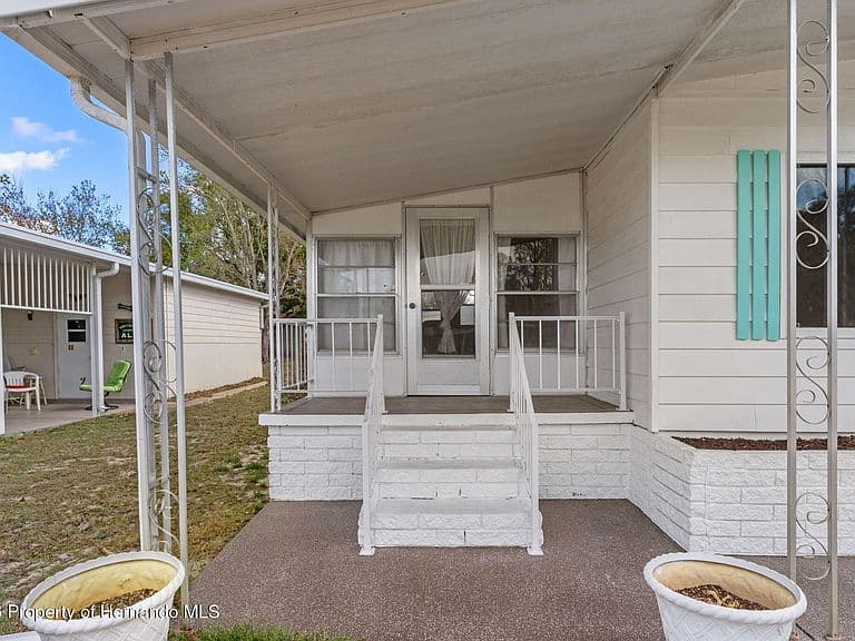Listing photo 5
