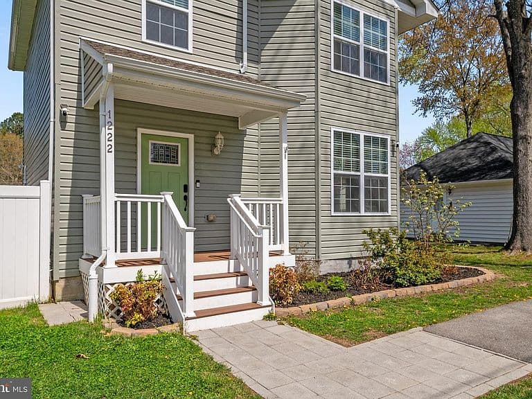 Listing photo 3