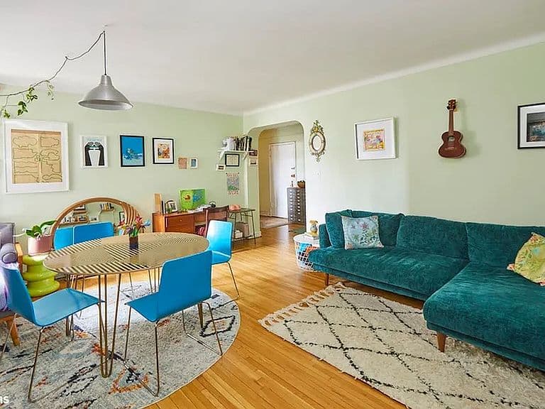Listing photo 3