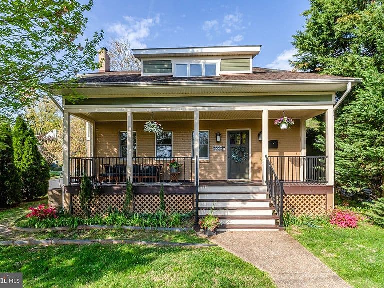 Listing photo 3