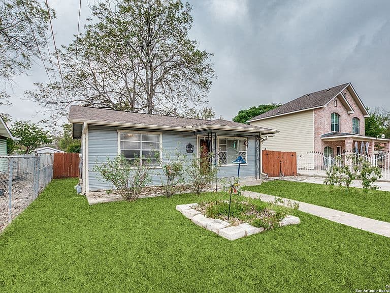 Listing photo 2