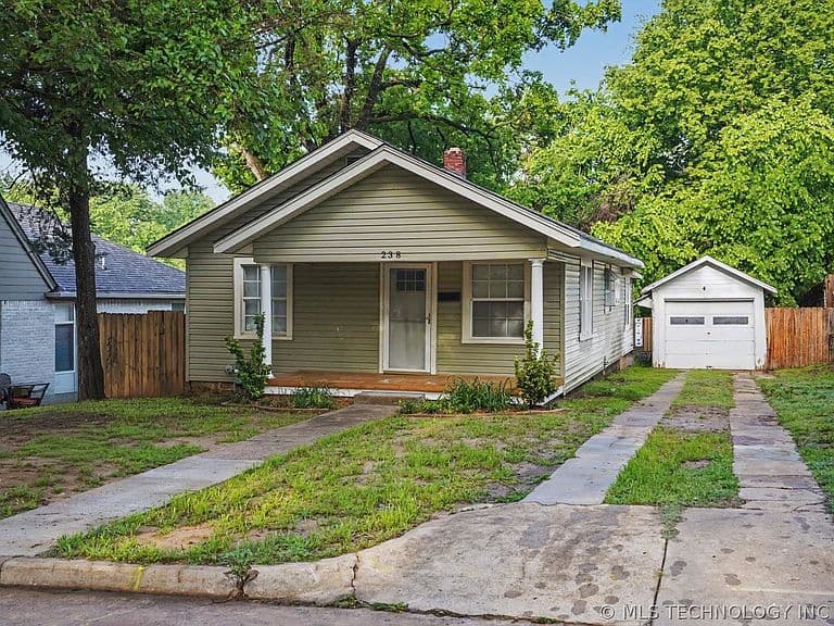 Listing photo 3